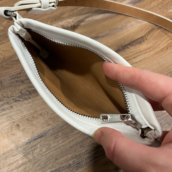 Michael Kors belt bag - Picture 2 of 2